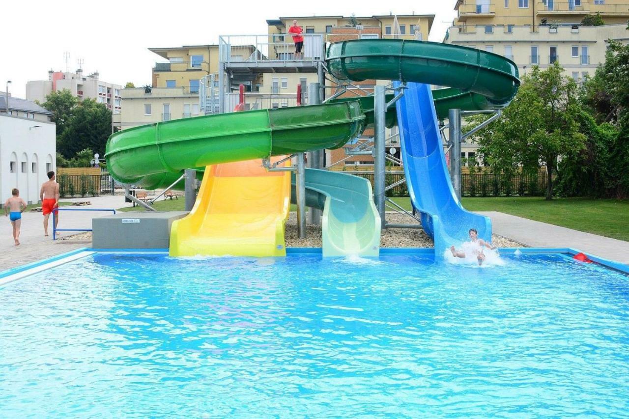 Korona Apartman セーケシュフェヘールヴァール エクステリア 写真